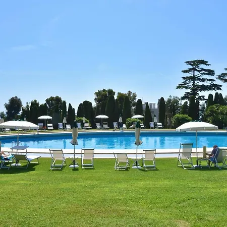 In A 8 Hectares Park Incredible View Apartment Cannes